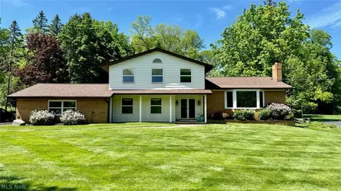 28725 Gates Mills Blvd, Cleveland, OH 44124