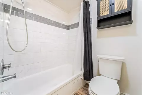 Bath - 2601 Augustine Dr, Parma, OH 44134 photo 2 of 3