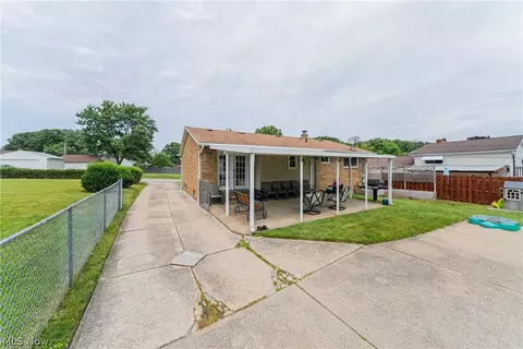 Exterior - 2601 Augustine Dr, Parma, OH 44134 photo 5 of 7