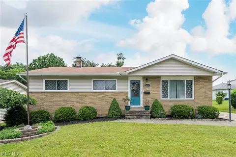 2601 Augustine Dr, Parma, OH 44134