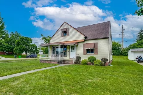 494 Terrace Dr, Bedford, OH 44146
