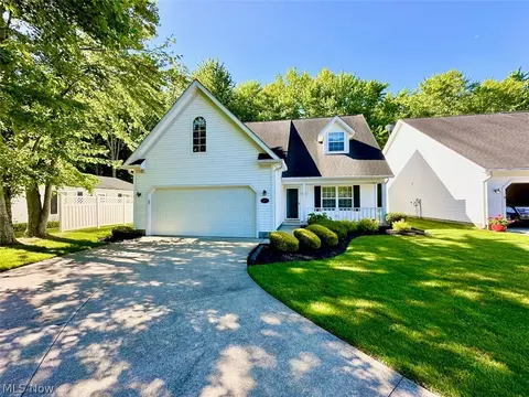 101 Lavender Ln, Madison, OH 44057