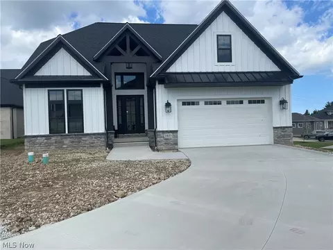 3825 Matisse Cir, Cleveland, OH 44124