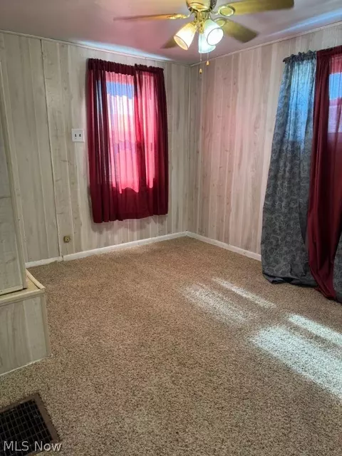 98 High St, Smithfield, OH 43948 photo 4