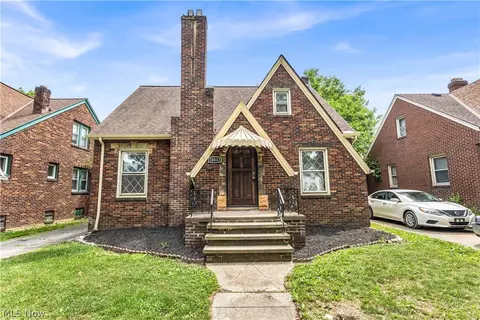 18033 Ponciana Dr, Cleveland, OH 44135