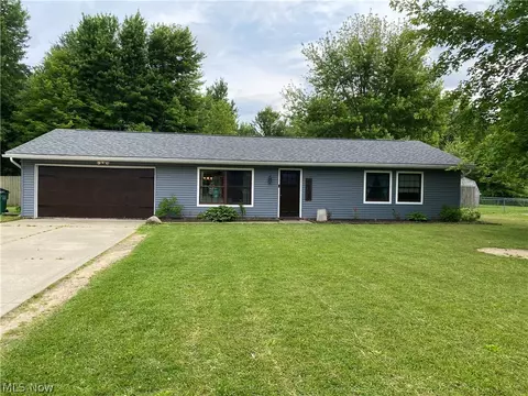 6738 Dave Dr, Madison, OH 44057