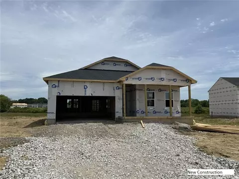 376 Golden Apple NE, Louisville, OH 44641