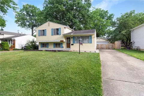 455 Colgate Ave, Elyria, OH 44035 photo 2