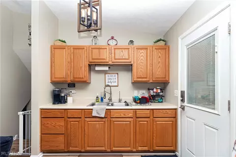 455 Colgate Ave, Elyria, OH 44035 photo 6
