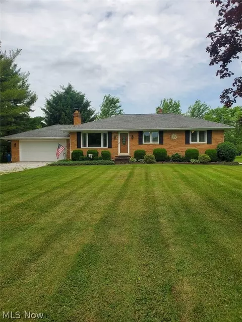 1284 Substation Rd, Brunswick, OH 44212