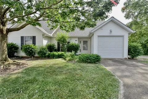 332 Harbor Ridge Ln, Fairport Harbor, OH 44077