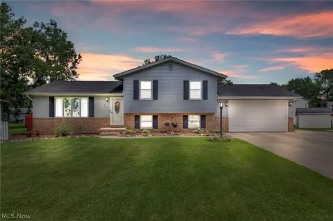 5251 Dolores St SW, Canton, OH 44706