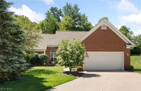 733 Elmwood Pt, Aurora, OH 44202