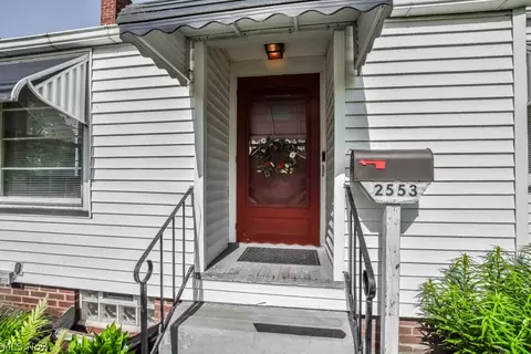 Exterior - 2553 Broad Ave NW, Canton, OH 44708 photo 4 of 5