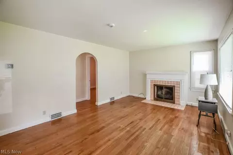 Living - 2553 Broad Ave NW, Canton, OH 44708 photo 2 of 5