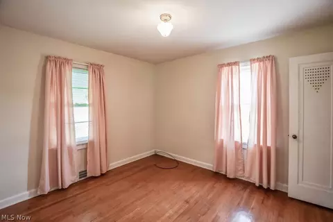 Bedroom - 2553 Broad Ave NW, Canton, OH 44708 photo 3 of 4