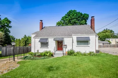 Exterior - 2553 Broad Ave NW, Canton, OH 44708 photo 5 of 5