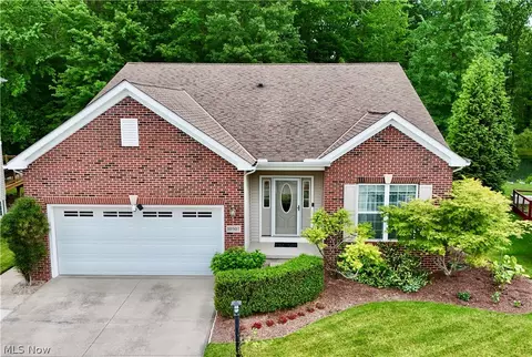 10507 Herrington Dr, Aurora, OH 44202