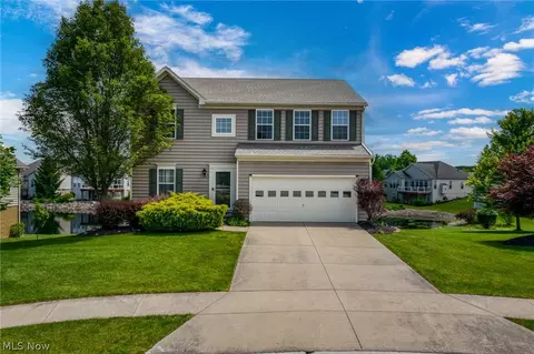 887 Highridge Ln, Kent, OH 44240