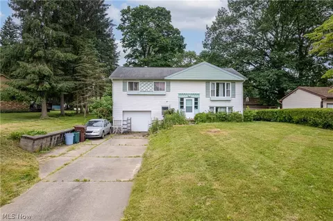 5798 Lyric Dr, New Franklin, OH 44216