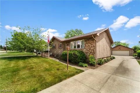 15933 Sylvia Dr, Brook Park, OH 44142