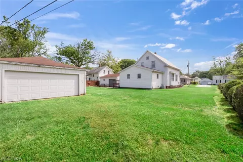 1537 Ohio Ave, Ashtabula, OH 44004 photo 3