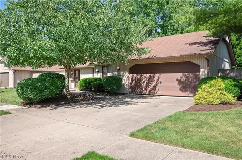 10799 Meadow Trl, Strongsville, OH 44149