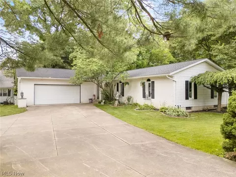 5088 Limerick Ave NW, North Canton, OH 44720