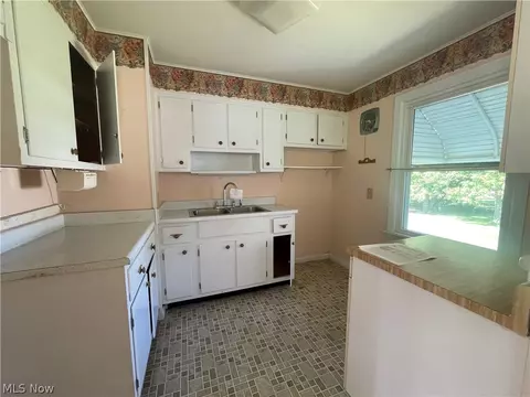 147 Grandview Ave NW, Canton, OH 44708 photo 2