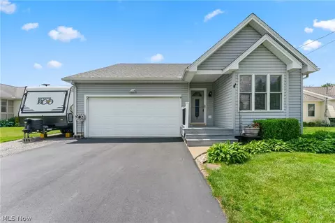 881 Fairfield School Rd, Columbiana, OH 44408
