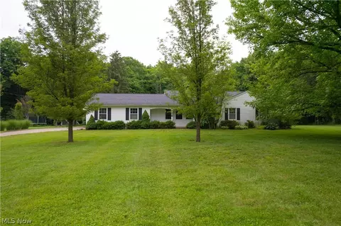 651 Circlewood Dr, Aurora, OH 44202