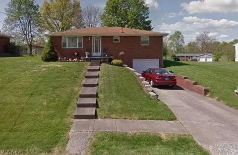 320 Blenn Lake Rd, Parkersburg, WV 26101