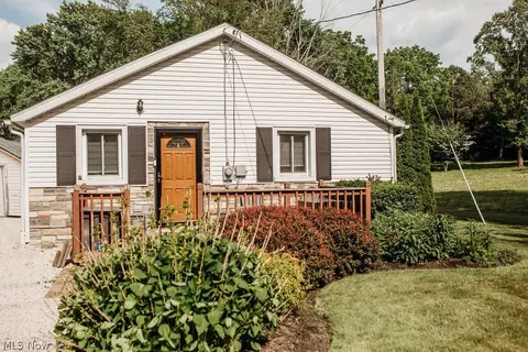 2607 Berry Rd, Akron, OH 44320