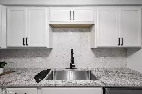Kitchen - 4754 Case Ave, Rootstown, OH 44272 photo 4 of 4