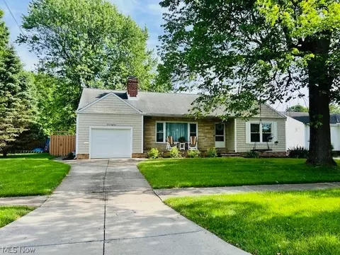718 Taft Ave, Bedford, OH 44146