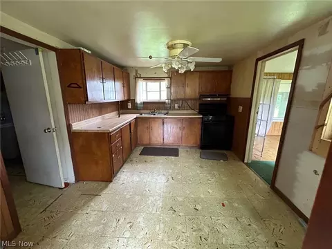 Kitchen - 4106 Jaeger Rd, Lorain, OH 44053 photo 2 of 2