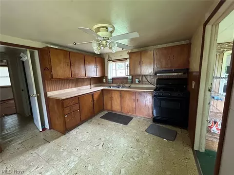 Kitchen - 4106 Jaeger Rd, Lorain, OH 44053 photo 1 of 2