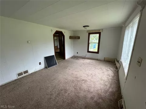 Living - 4106 Jaeger Rd, Lorain, OH 44053 photo 2 of 2