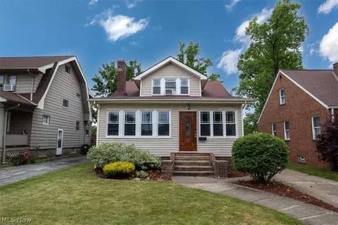 2020 Grovewood Ave, Parma, OH 44134