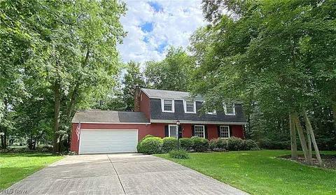 1680 Mayflower Ln, Hudson, OH 44236