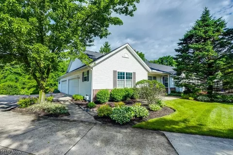 9221 Hickory Ridge Dr, Streetsboro, OH 44241