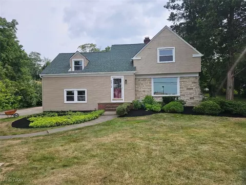 6212 Wilson Mills Rd, Mayfield Village, OH 44143