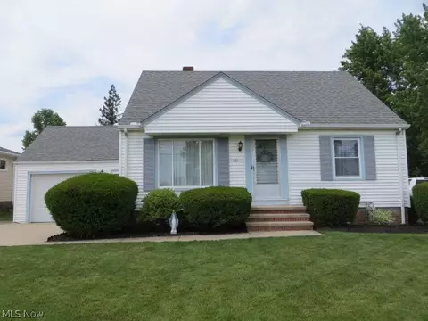 3800 Hilltop Dr, Parma, OH 44134
