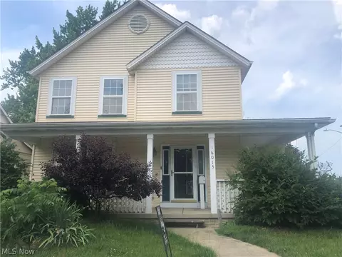 16015 Grovewood Ave, Cleveland, OH 44110