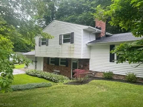 8793 Ranch Dr, Chesterland, OH 44026