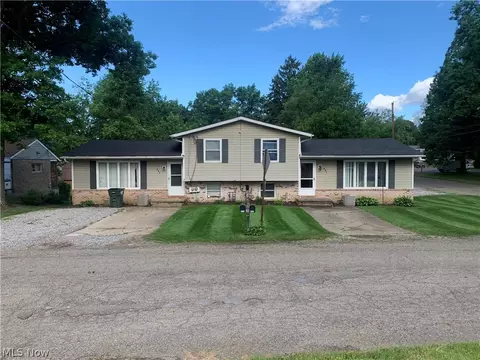 215 Bernower Ave SW, Massillon, OH 44646