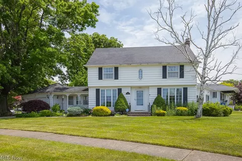2801 Sherwood Dr, Lorain, OH 44053