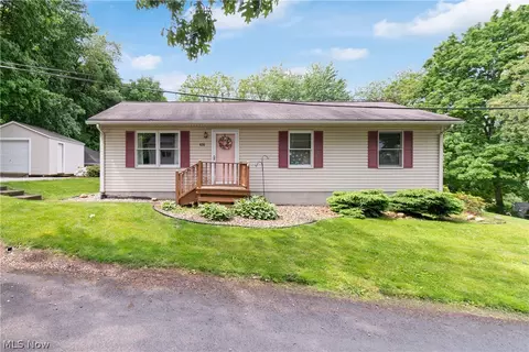 626 Burt St, Barberton, OH 44203