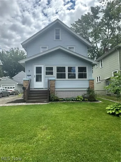 1647 Olive Pl, Cuyahoga Falls, OH 44221