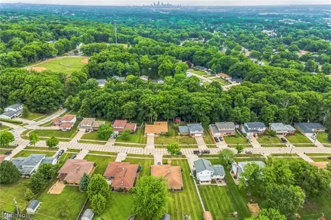 2700 Pasadena Dr, Seven Hills, OH 44131 photo 11